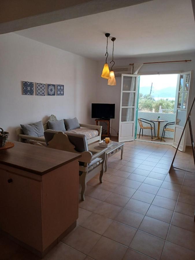 Kleftiko Apartment Adamantas  Bagian luar foto